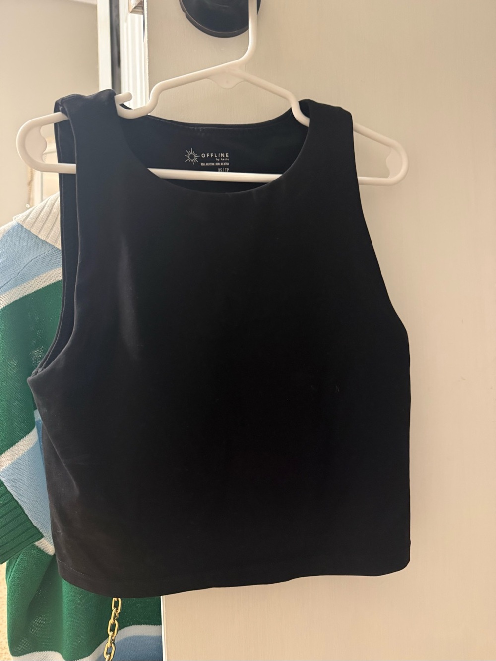 aerie Black Sleeveless Cropped Tank
